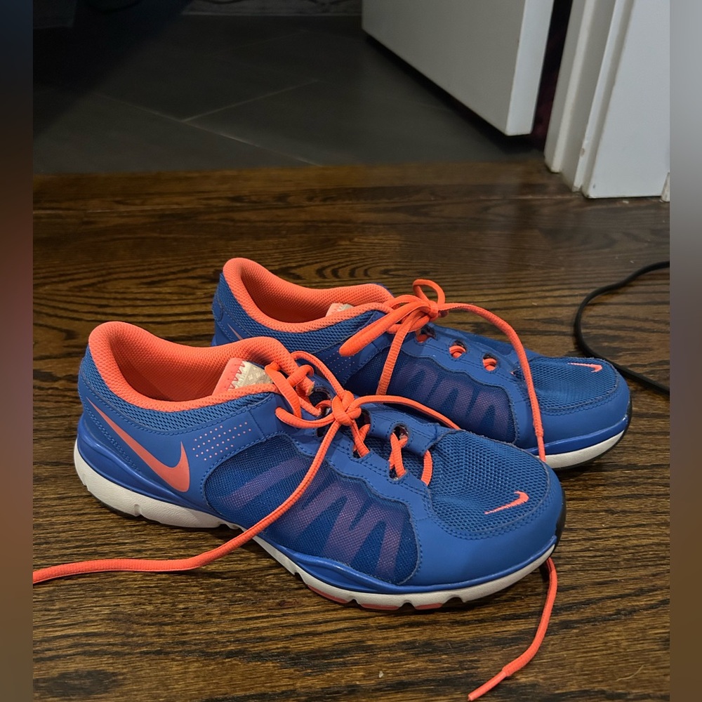 Nike running shoes - only worn a few times in great condition